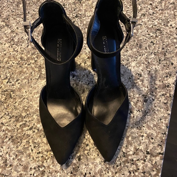 Black Express heels - Picture 3 of 3